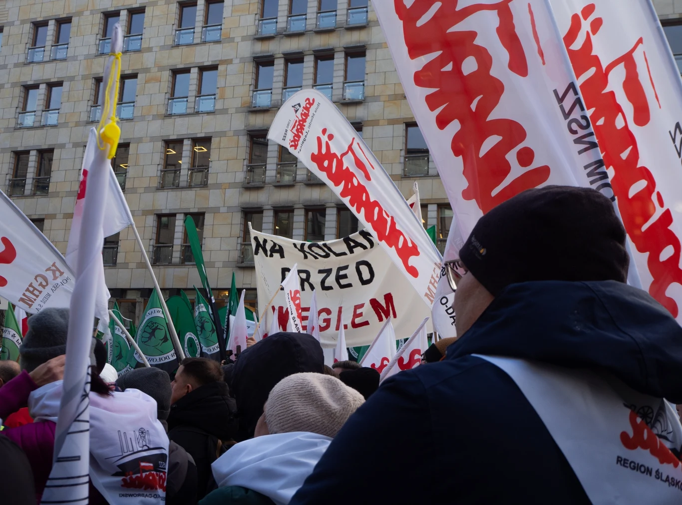 Związkowcy udali się pod siedzibę resortu aktywów państwowych Związkowcy udali się pod siedzibę resortu aktywów państwowych