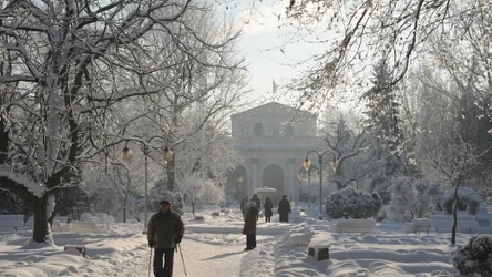 Busko-Zdrój to uzdrowisko, które atrakcyjnie prezentuje się zimową porą. Park Zdrojowy zachwyca scenerią o tej porze roku. 