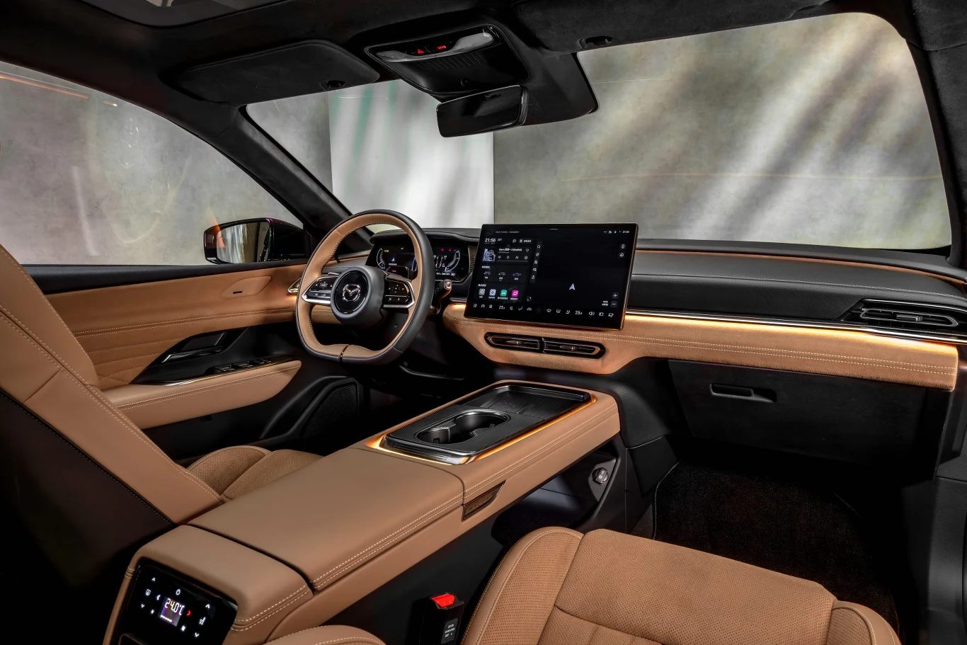 Kabina Mazdy 6e robi bardzo dobre wrażenie - zarówno pod względem estetyki jak i jakości zastosowanych materiałów