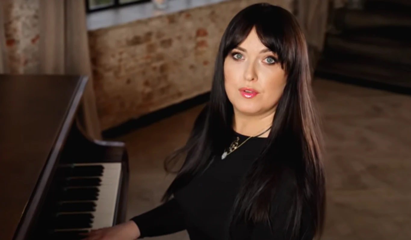 Agnieszka Smoderek występuje jako Agnieszka Śpiewa Agnieszka Smoderek występuje jako Agnieszka Śpiewa