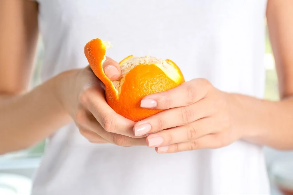 Zimą, z owoców, najchętniej jemy mandarynki i pomarańcze. Jakie właściwości mają te drugie owoce?
