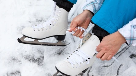 Gdzie warto wybrać się na łyżwy w okresie świątecznym?