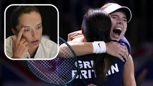 Tenis. Na zdjęciu Iga Świątek oraz brytyjska zawodniczka Katie Boulter (z prawej)