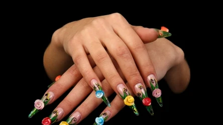 Junk Nails. Ten nowy manicure 3D podbija świat! Jaki jest limit kreatywności?