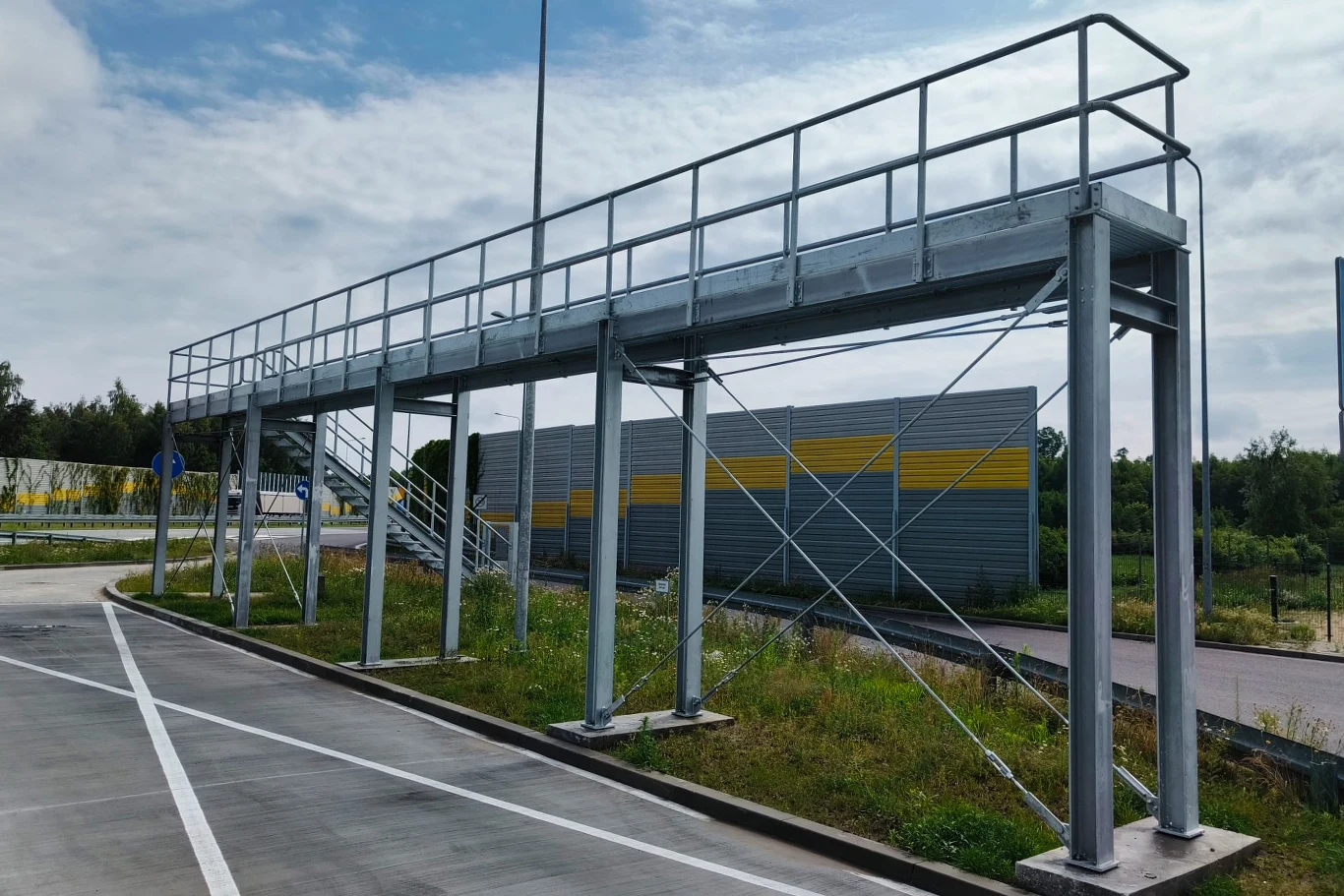 W Polsce przybywa ramp do odśnieżania aut ciężarowych W Polsce przybywa ramp do odśnieżania aut ciężarowych