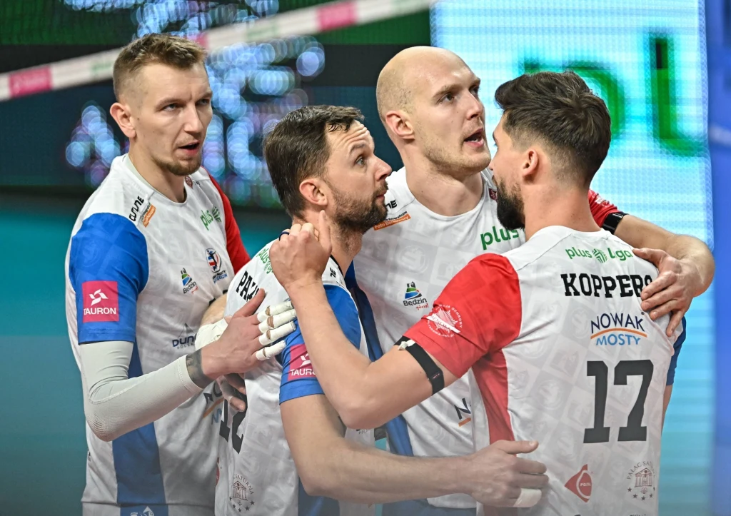 Grzegorz Pająk (drugi z lewej) w najbliższych tygodniach nie pomoże drużynie z Będzina