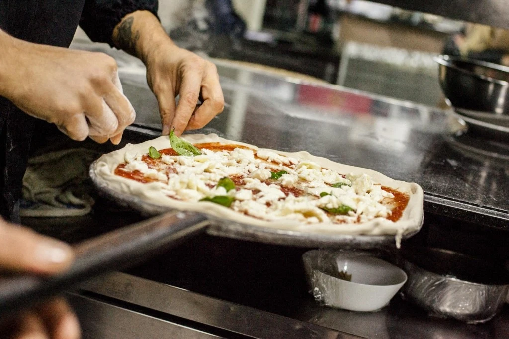 Pizzeria w Neapolu (zdjęcie ilustracyjne) Pizzeria w Neapolu (zdjęcie ilustracyjne)