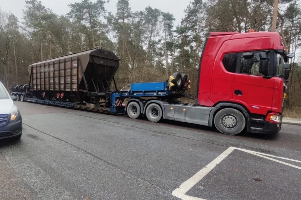 W jednym z pojazdów ładunek był o przeszło 15 ton za ciężki.