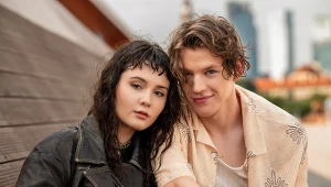 Hugo Tarres i Wiktoria Kaprowska w filmie "Piep*zyć Mickiewicza 2"