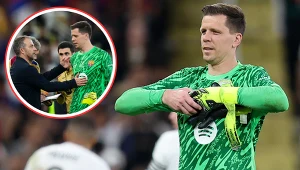 Trener FC Barcelona Hansi Flick oraz Wojciech Szczęsny podczas meczu z Realem Madryt