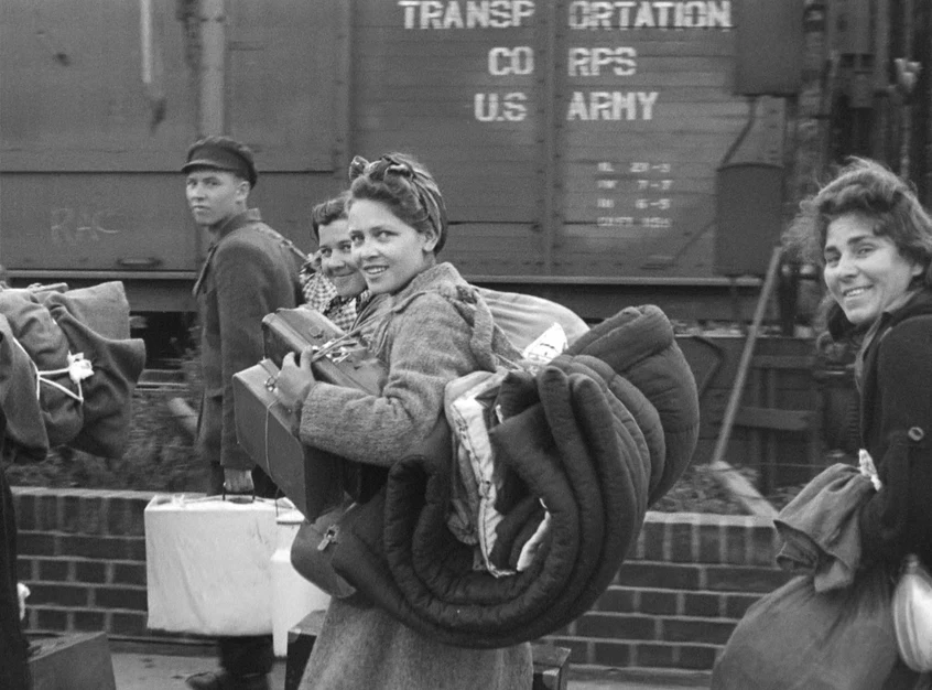 Kadr z filmu "Pociągi" Kadr z filmu "Pociągi"