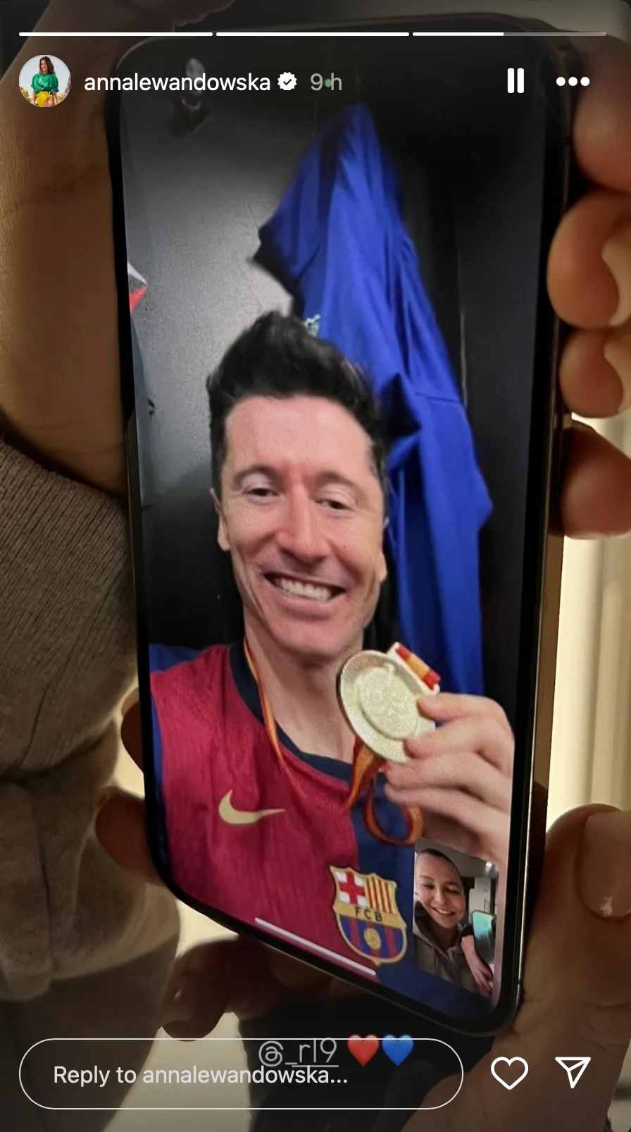 Po wygranym meczu Robert Lewandowski zadzwonił do żony