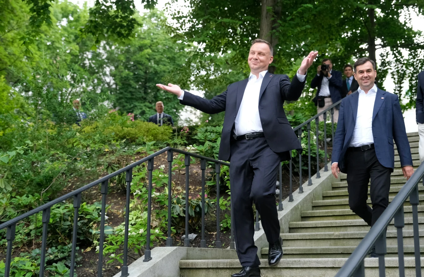 Błażej Spychalski uważa, że obecna kampania bardziej przypomina tę z 2020 roku niż tę z 2015 roku. Na zdj. Andrzej Duda i Błażej Spychalski