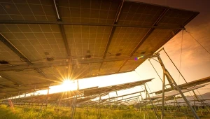 Jakie ogrodzenie minimalizuje koszty inwestycji w systemy fotowoltaiczne?