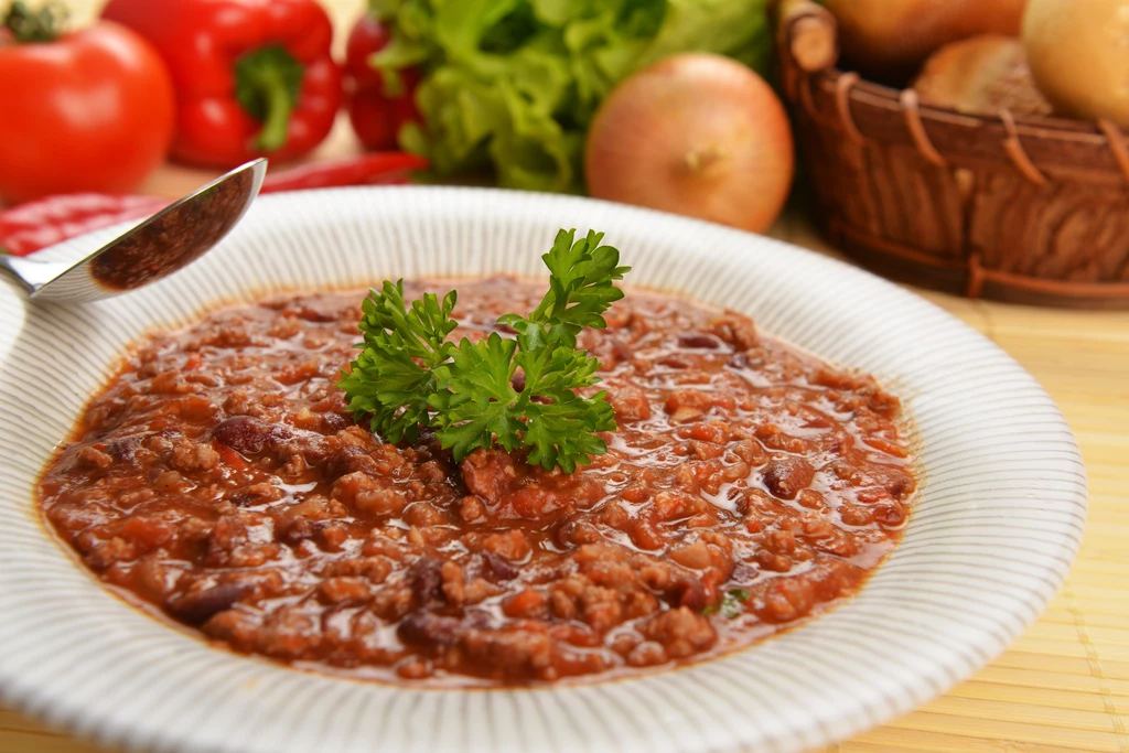 Do chili con carne możesz dodać także kukurydzę z puszki