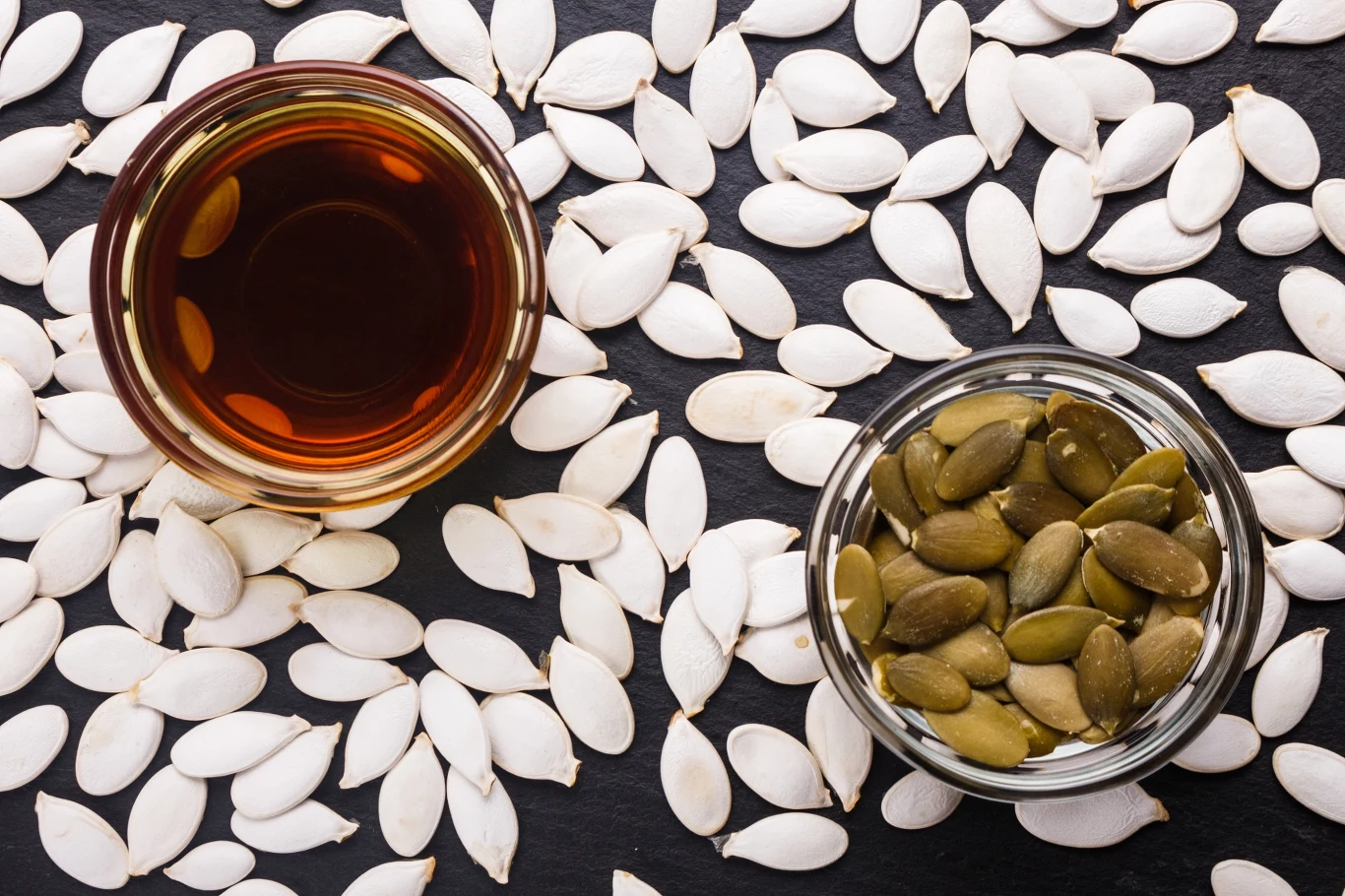 Olej z pestek dyni może czasem zabarwić skórę Olej z pestek dyni może czasem zabarwić skórę