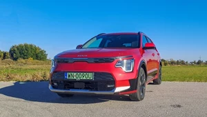 Kia Niro EV jest starsza, ale tańsza od EV3. I nierzadko lepsza