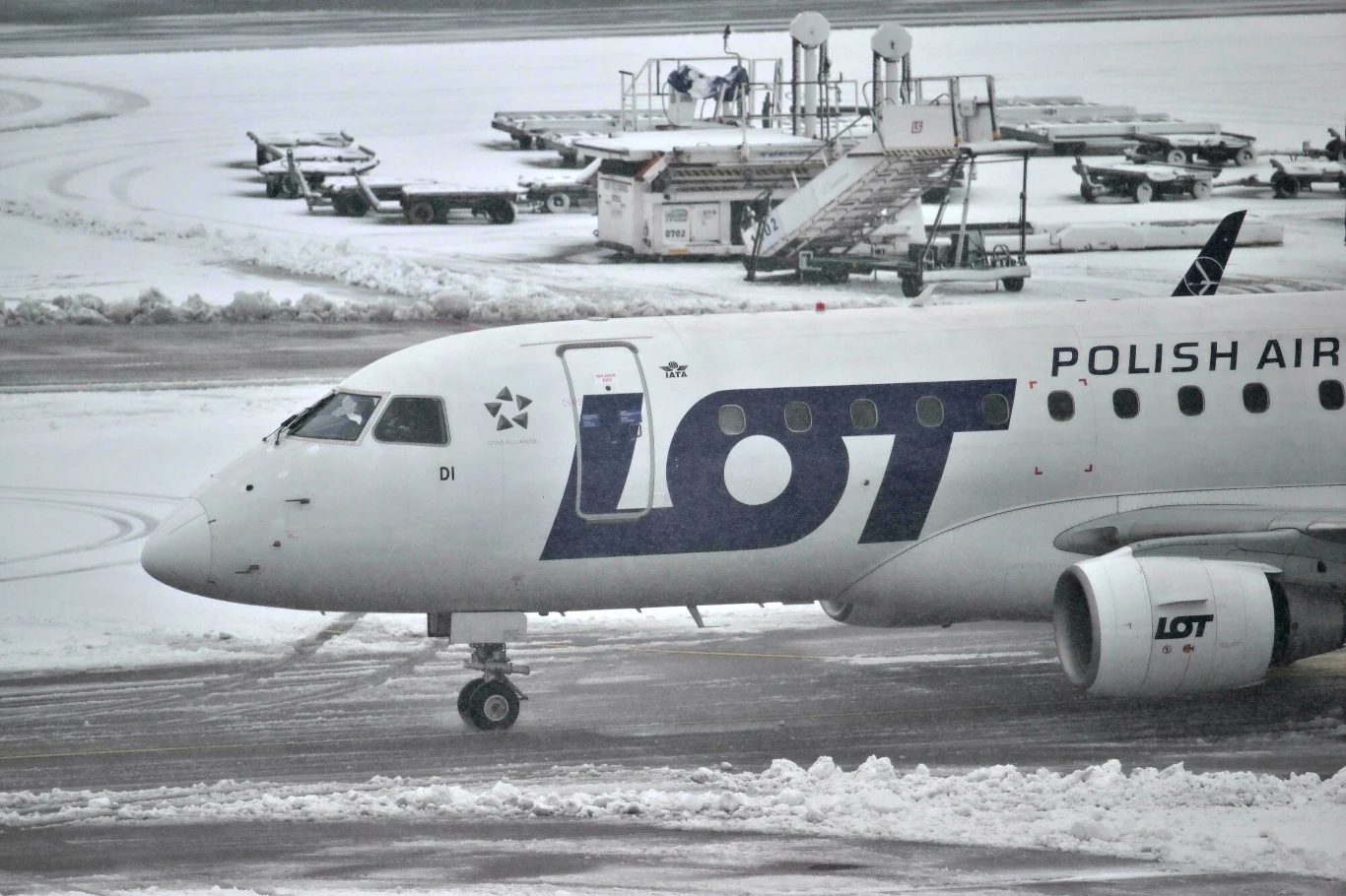 Zarówno PLL LOT, jak i miasto Lublin oraz tamtejsze lotnisko przekonują, że rejsy do Warszawy są zwłaszcza dla przesiadających się podróżnych Zarówno PLL LOT, jak i miasto Lublin oraz tamtejsze lotnisko przekonują, że rejsy do Warszawy są zwłaszcza dla przesiadających się podróżnych