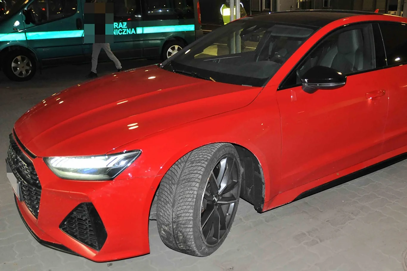 Sportowe Audi RS7, warte niemal 800 tys. złotych / Fot. Bieszczadzki Oddział SG