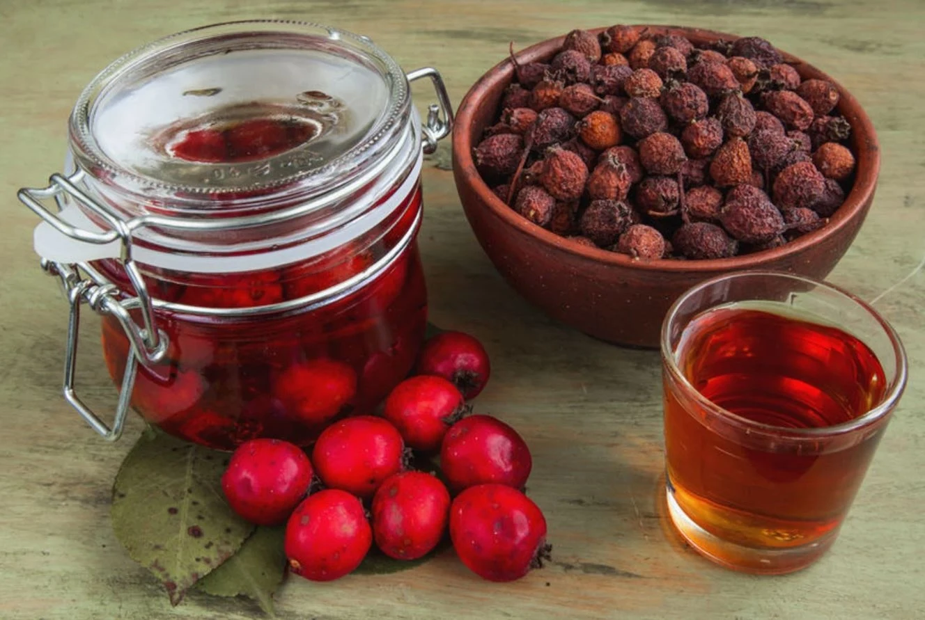 Sok z głogu, herbata z głogu, kapsułki z wyciągiem z głogu - głóg występuje pod wieloma postaciami. Wyjaśniamy, jak go stosować 