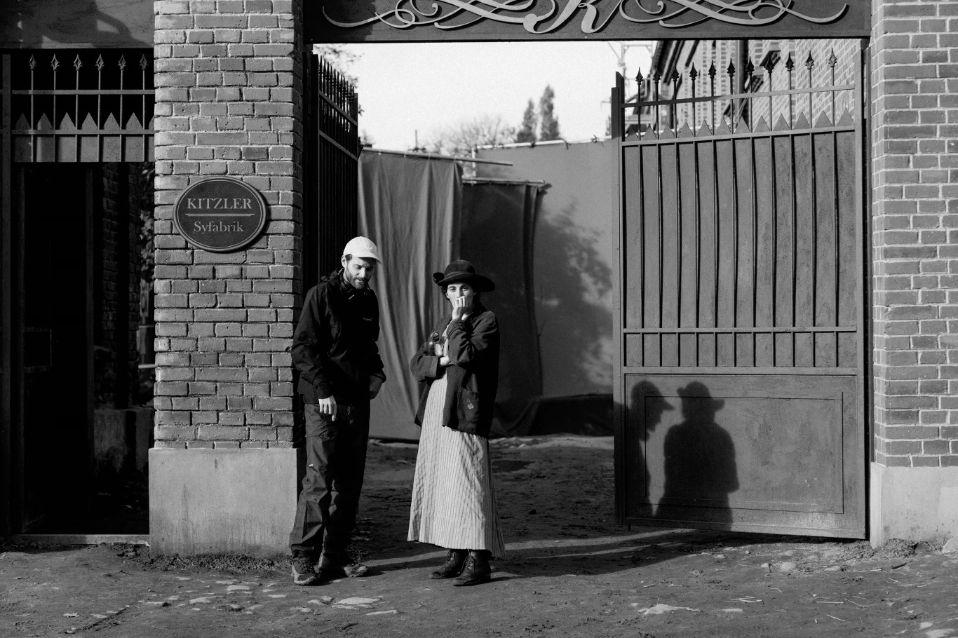 Magnus von Horn i Vic Carmen Sonne na planie "Dziewczyny z igłą”