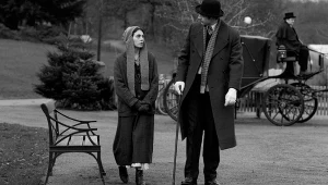 Kadr z filmu "Dziewczyna igłą"