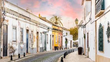 Gdzie chcą mieszkać seniorzy? Jeden kraj w Europie cieszy się sporą popularnością 