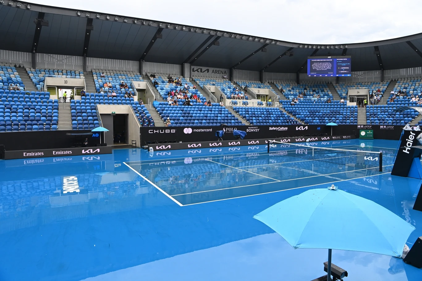 W środę pogoda znów storpedowała grę w Australian Open