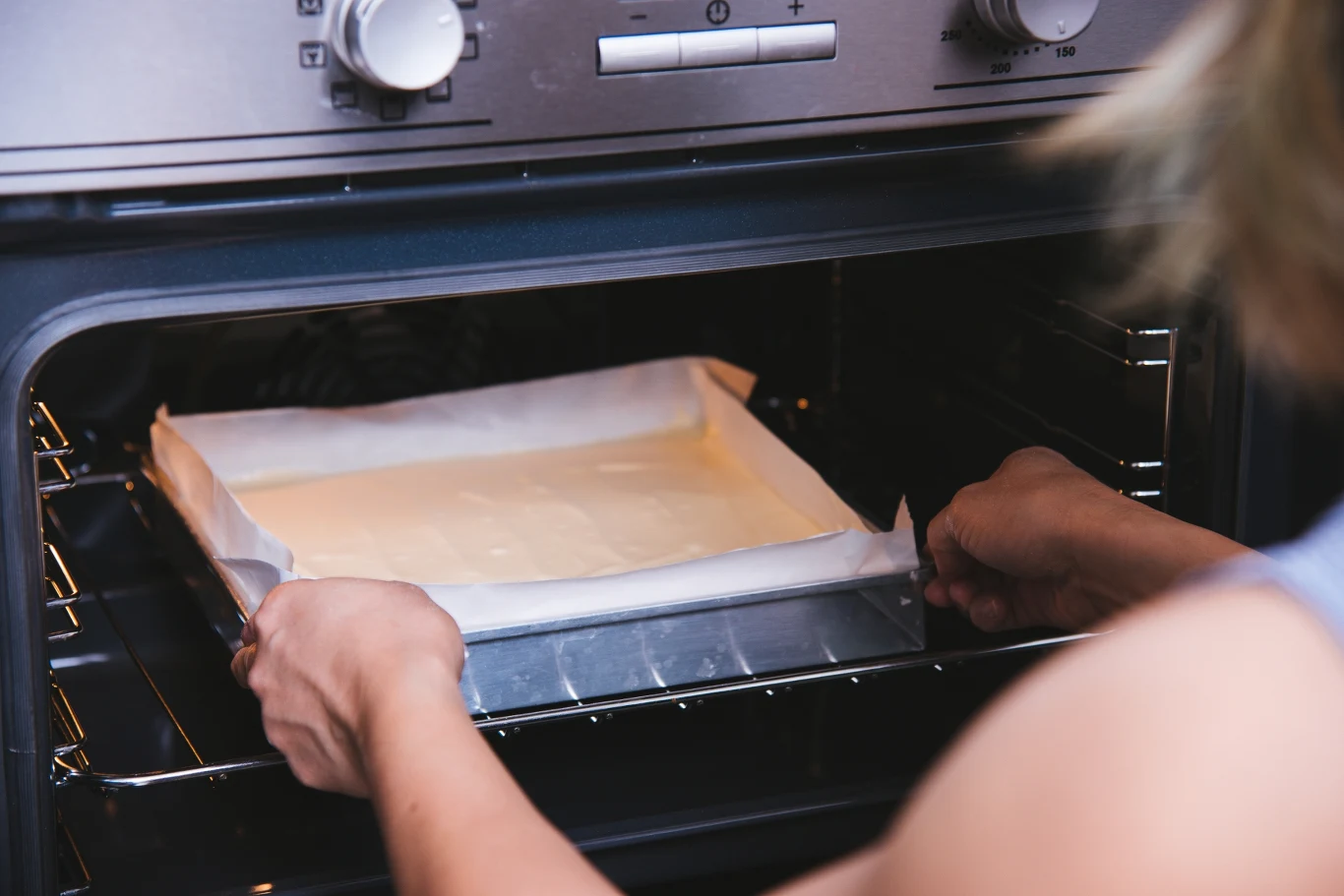 Czy każdy papier do pieczenia jest odporny na wysokie temperatury? Niekoniecznie Czy każdy papier do pieczenia jest odporny na wysokie temperatury? Niekoniecznie