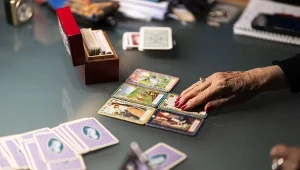 Działania wróżki wpędziły poszkodowaną kobietę w długi (zdjęcie ilustracyjne)