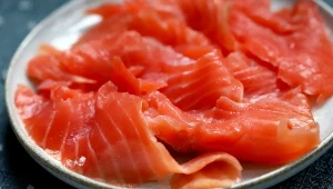 Łosoś może mieć intensywną, czerwonawą barwę albo być jasnoróżowy