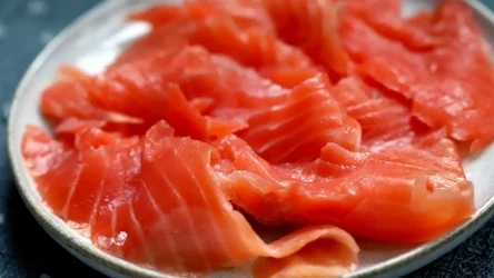 Łosoś może mieć intensywną, czerwonawą barwę albo być jasnoróżowy