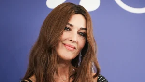 Styl Moniki Bellucci. Tak gwiazda podkreśla atuty i tuszuje niedoskonałości