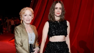 Holland Taylor i Sara Paulson. Dzieli je blisko 32 lata. W 2025 roku świętują 10. rocznicę związku