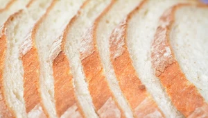 Polacy jedzą kilogramy tego pieczywa. Tak wpływa na stany zapalne