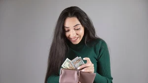 Włóż to do portfela. Pieniądze dosłownie zaczną spadać ci z nieba