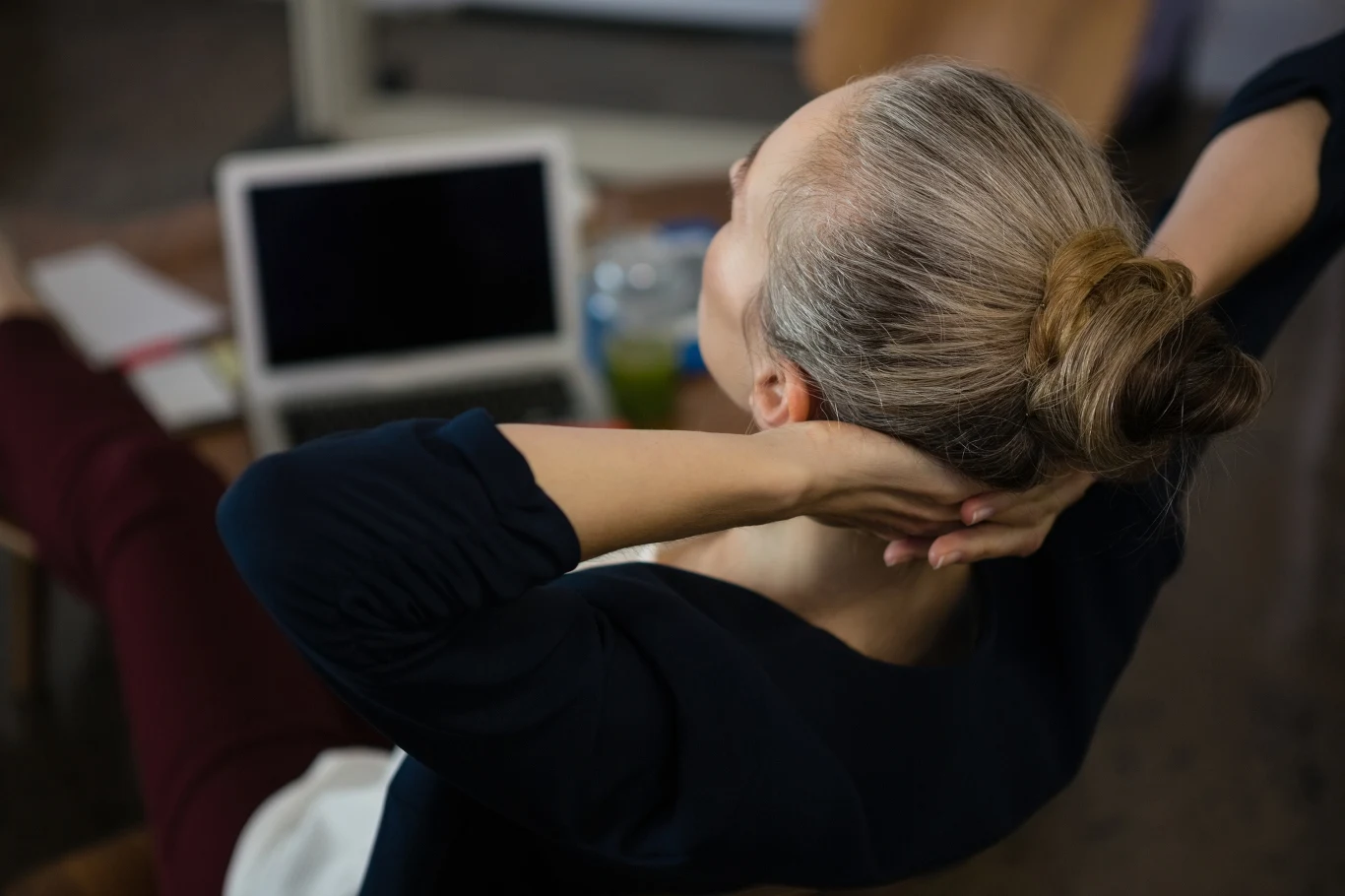 Głowa boli tylko z tyłu? Zmierz ciśnienie lub zbadaj kręgosłup 