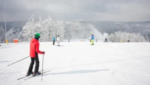 Pojedź na narty w Bieszczady. Doskonałe warunki do jazdy i atrakcyjne ceny karnetów 