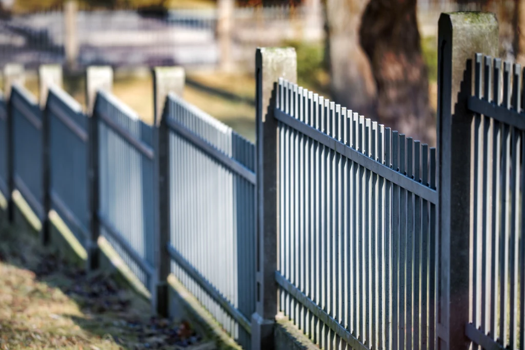 Nowy podatek od nieruchomości obejmie także ogrodzenia