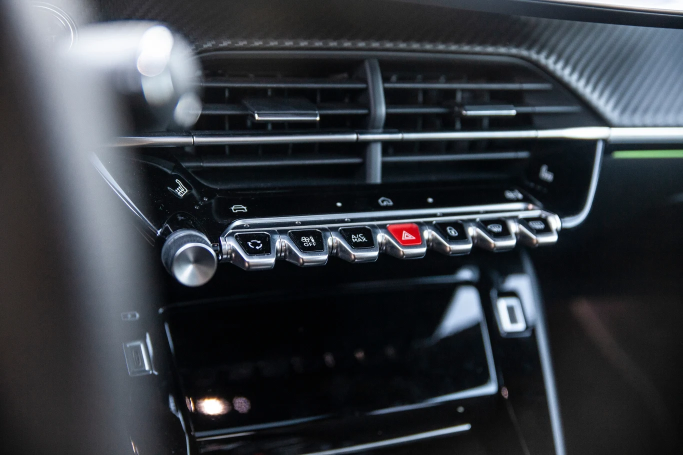 Peugeot 2008 GT Hybrid 136 eDSC6