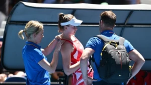 Jelena Rybakina podczas meczu trzeciej rundy Australian Open 2025, udzielono jej pomocy medycznej