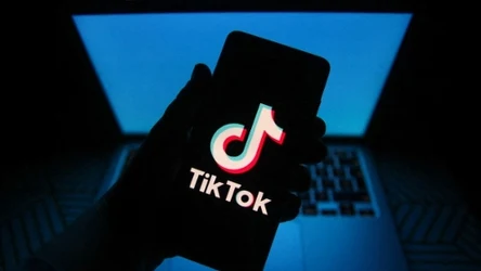 Naukowcy potwierdzają: TikTok niszczy twój mózg