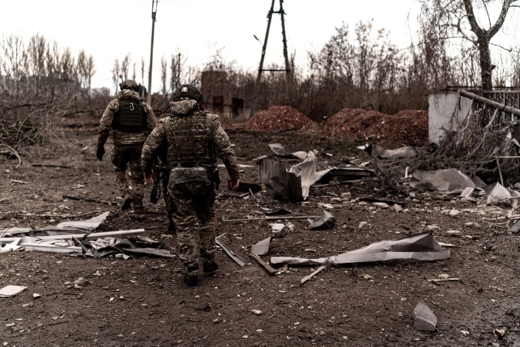 Pokrowsk. Ukraińscy żołnierze w czasie ewakuacji ludności cywilnej 8 stycznia Pokrowsk. Ukraińscy żołnierze w czasie ewakuacji ludności cywilnej 8 stycznia
