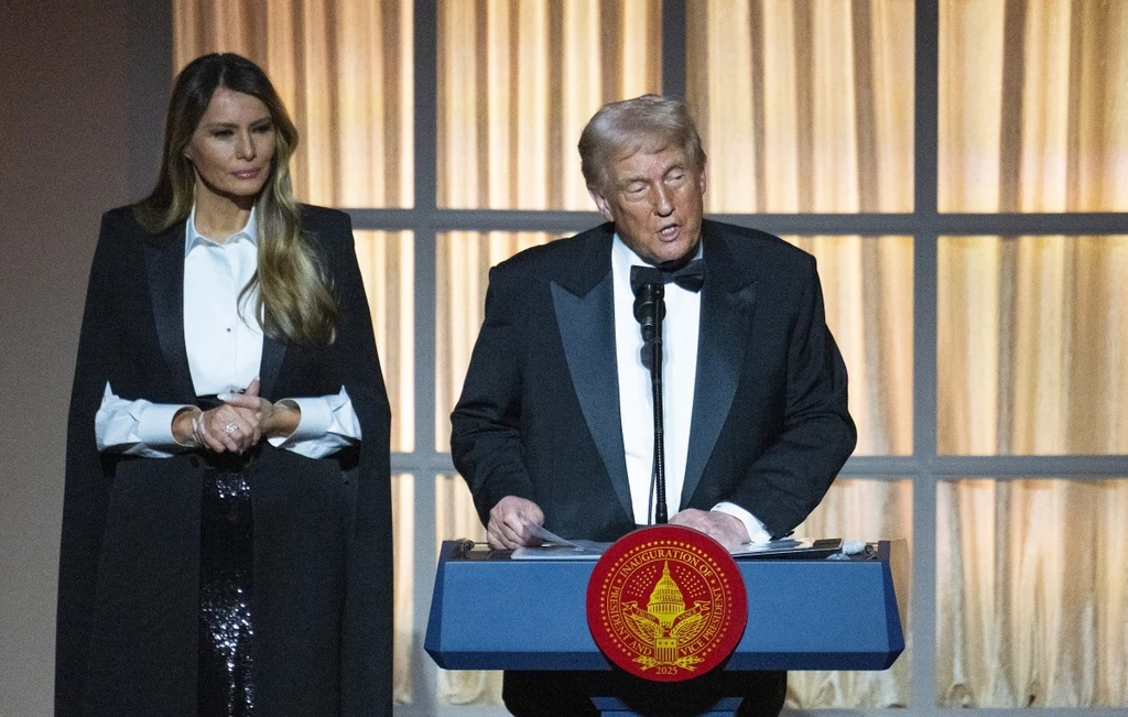 Prezydent elekt Donald Trump z żoną Melanią podczas wystąpienia 19 stycznia