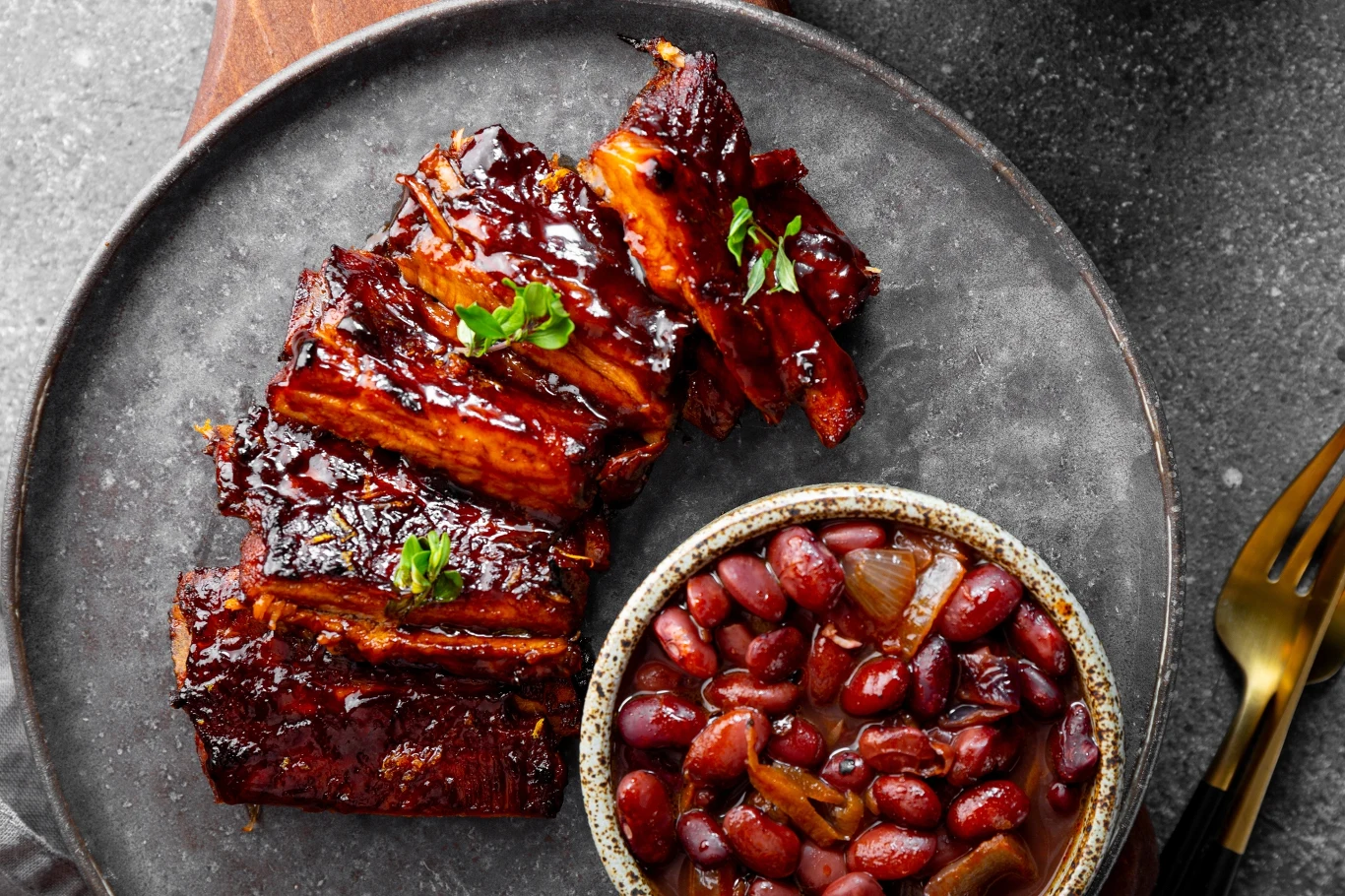 Pieczone żeberka z fasolą Pieczone żeberka z fasolą