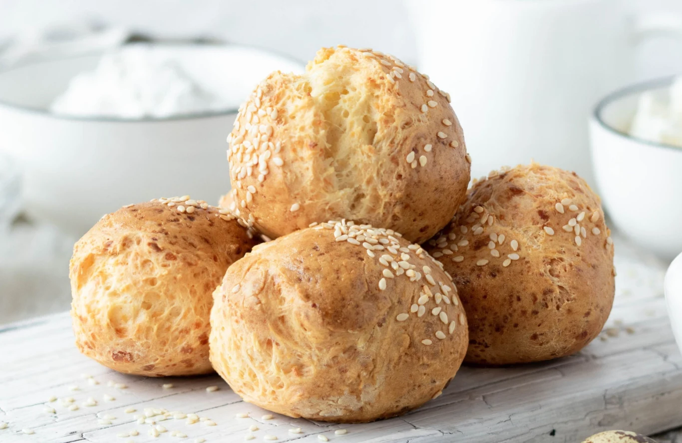 Domowe bułki bez drożdży idealnie sprawdzą się do kanapek Domowe bułki bez drożdży idealnie sprawdzą się do kanapek