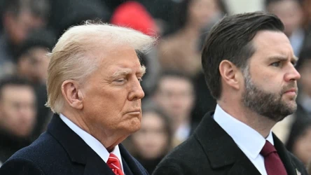 Wiceprezydent USA J.D Vance zarobił w 2025 roku 7,4 mln dolarów.