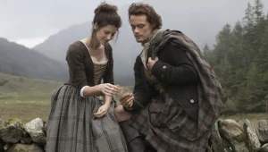Caitriona Balfe i Sam Heughan w serialu "Outlander"