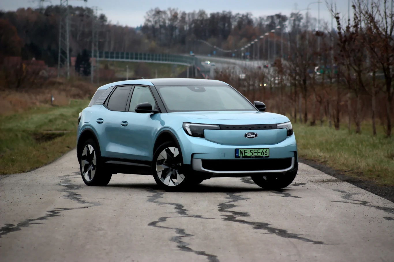 Ford Explorer, jak na auto elektryczne, ma dość stonowaną stylizację Ford Explorer, jak na auto elektryczne, ma dość stonowaną stylizację