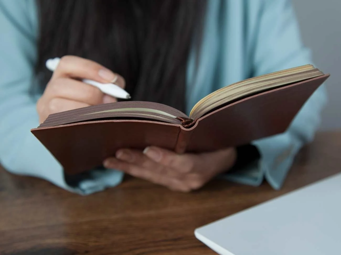 Alice Boyes, psycholożka kliniczna, zachęca do wykonania jednego rytuału, która ma poprawić jakość życia. Alice Boyes, psycholożka kliniczna, zachęca do wykonania jednego rytuału, która ma poprawić jakość życia.